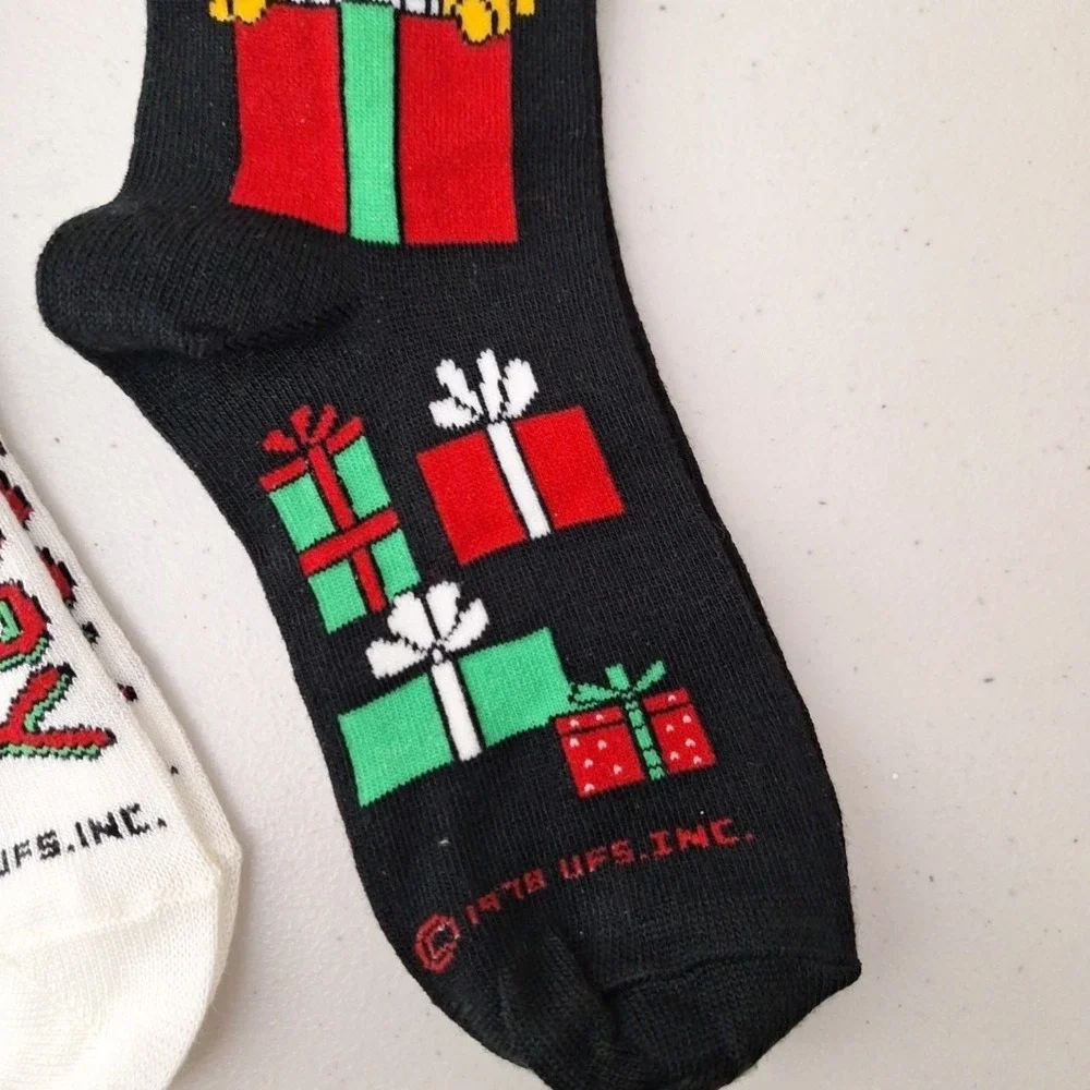 Vintage UFS 1978 GARFIELD THE CAT Women's Crew Socks Christmas Novelty NWT